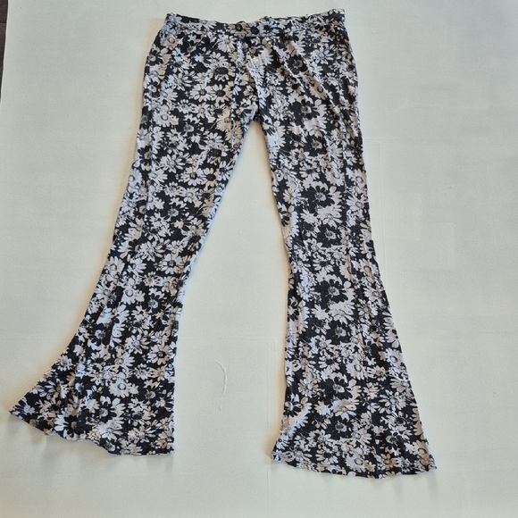 Black And White Floral Soft Pants - Picture 1 of 5